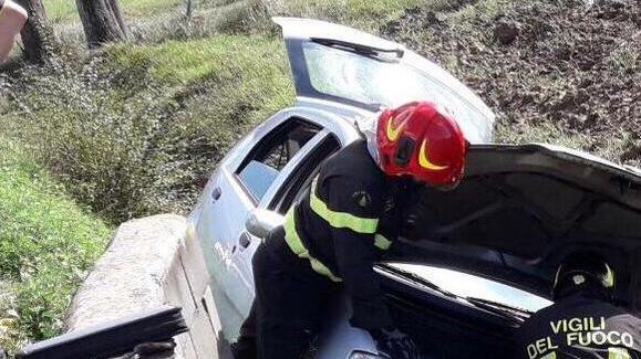 Prigioniera nell’auto a 73 anni