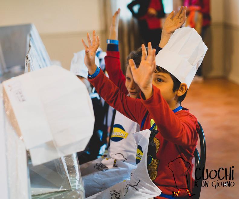 “Cuochi per un giorno” I bimbi diventano chef per divertirsi in cucina 