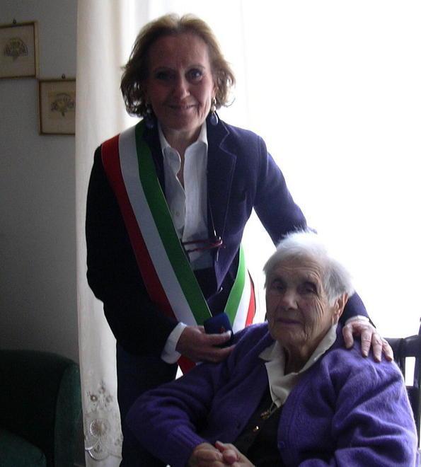 Gigliato d’argento a Dina Pugi per i suoi 100 anni