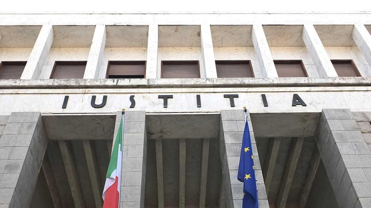 Dj condannato per minacce aggravate alle ex fidanzate