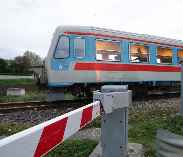 Un treno della tratta Reggipo-Ciano