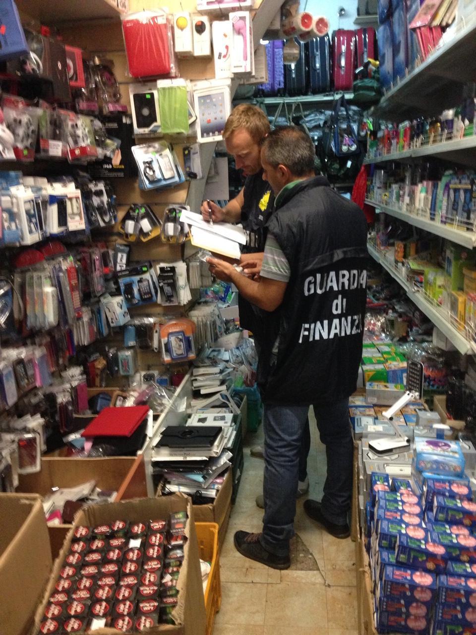 Maxi-sequestro da 16mila euro in un emporio livornese 