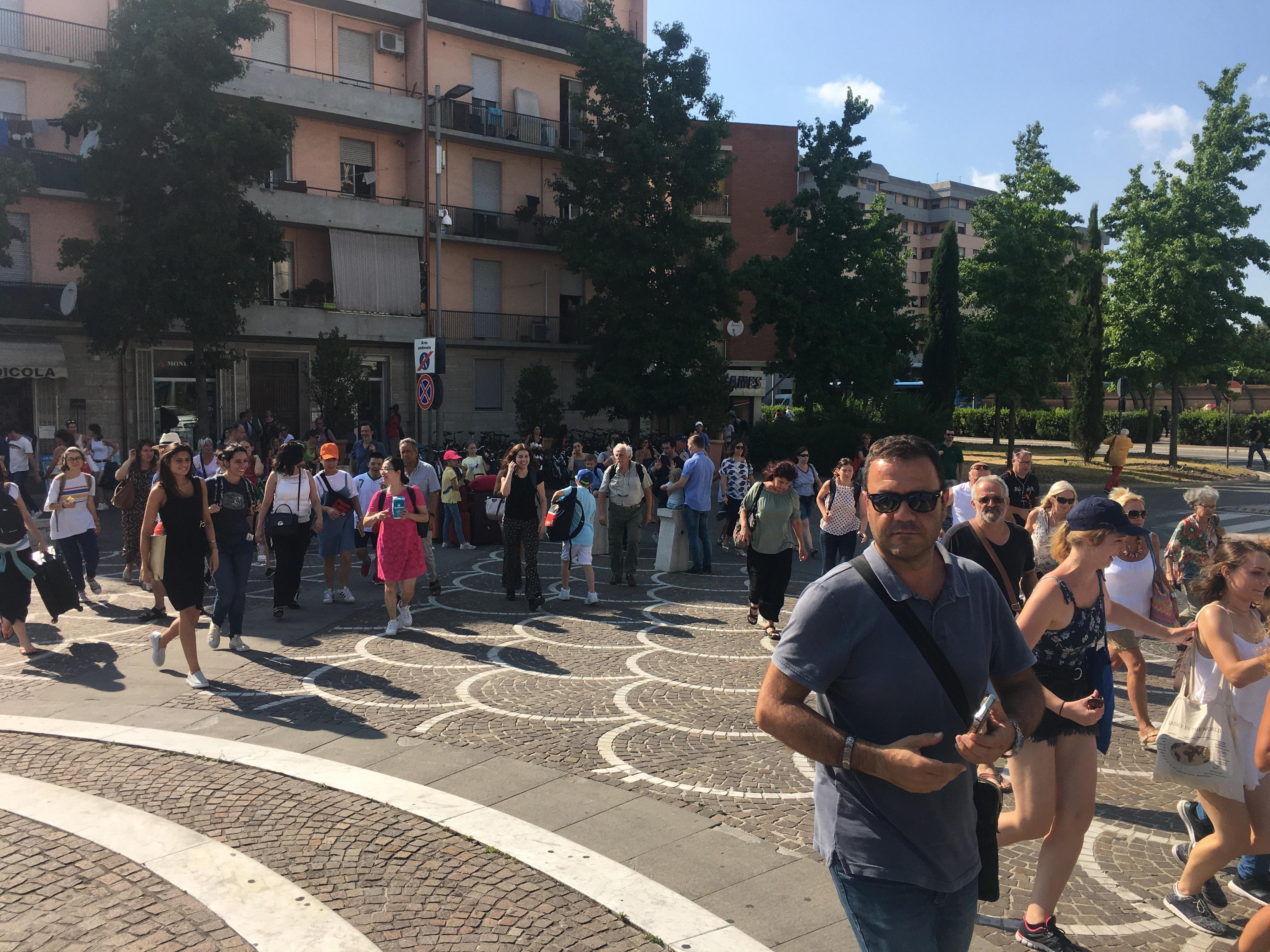 Si rompe un cavo della linea elettrica, treni fermi
