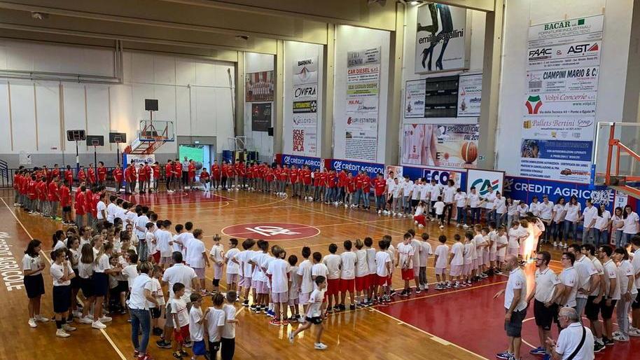 Oltre 200 tesserati in campo al vernissage dell’Etrusca