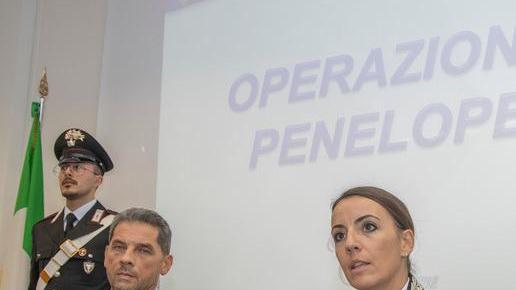 Tonnellate di scarti tessili nei capannoni Da Prato al Frignano per essere nascosti
