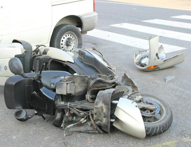 Scooterista grave dopo lo scontro