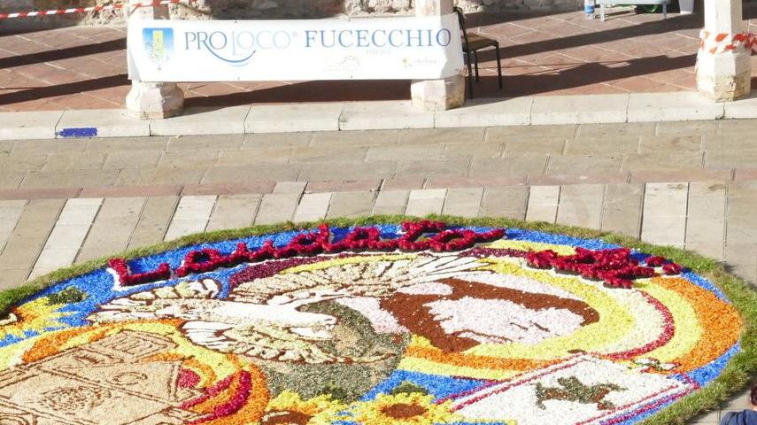 Gli infioratori di Fucecchio conquistano Assisi con l’opera su S. Francesco