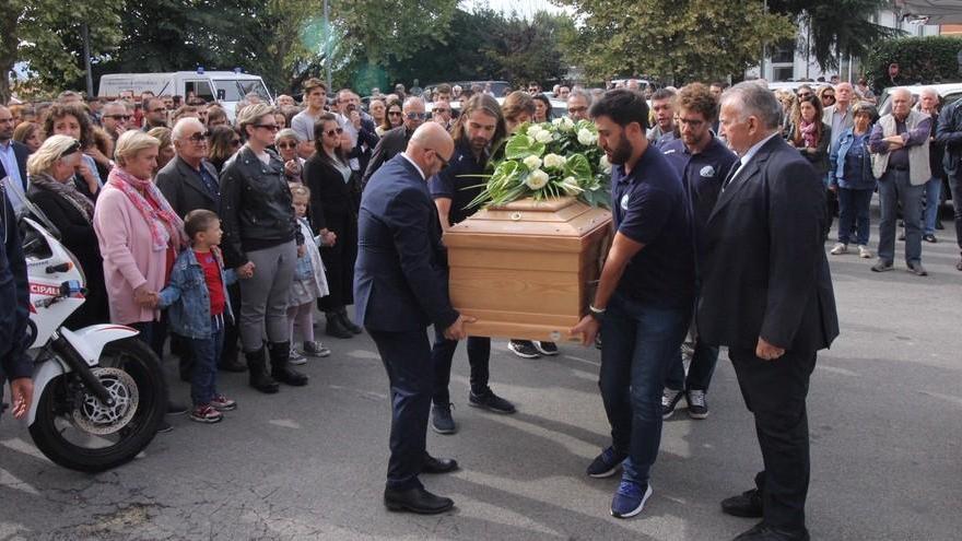 «Grazie Ettore», l’omaggio degli studenti al prof scomparso