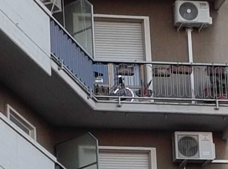 Bici “salvata” in balcone