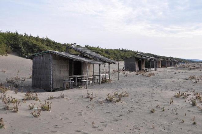 La Soprintendenza dice no alla demolizione delle capanne sulla spiaggia dei vip 