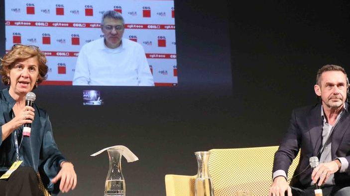 I disagi sul lavoro per la tecnologia «Dipende da chi ne è in possesso»
