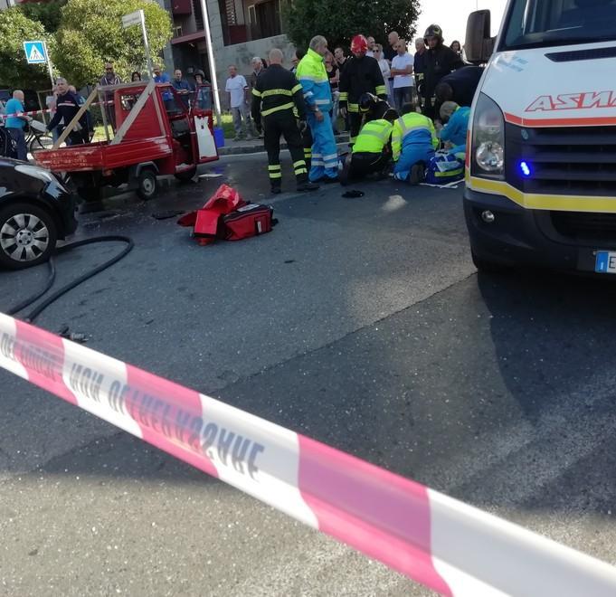 Scontro frontale in via Costanza: gravissimo anziano 