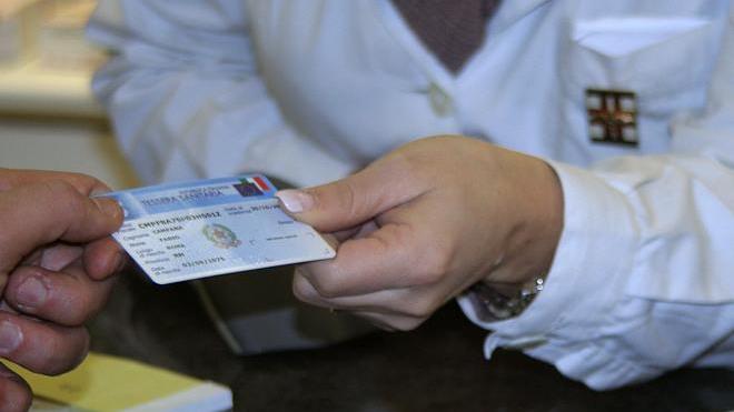 Carta sanitaria, l’Asl cerca dieci giovani