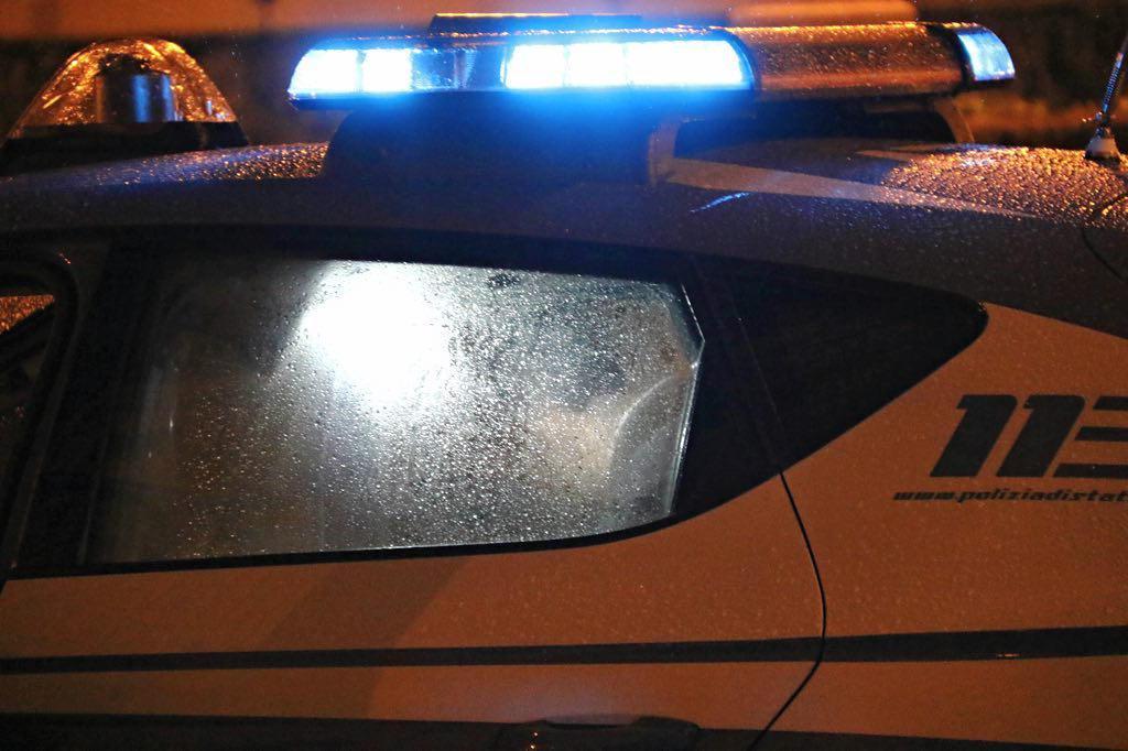 Tentato omicidio in piazza Cavour, dietro le coltellate un regolamento di conti  