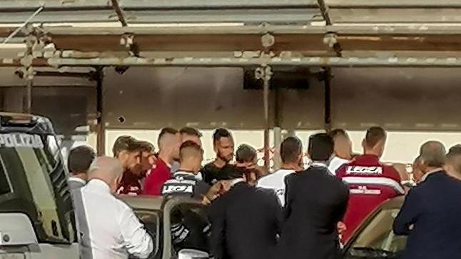 Tifosi a muso duro: «Giocatori senza carattere, Breda dimettiti»