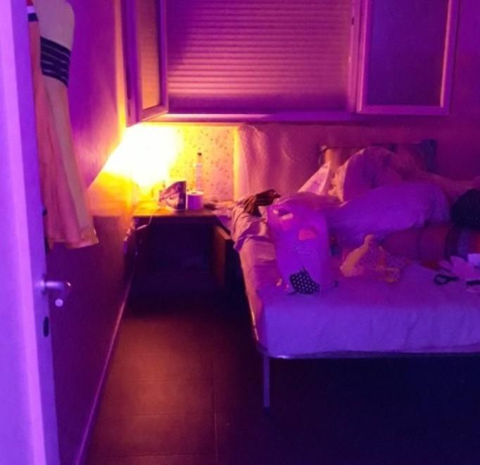 Scoperta casa a luci rosse Era pubblicizzata in cinese