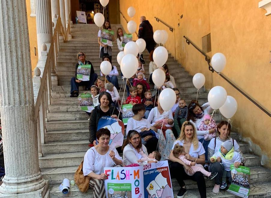 Allatamento al seno Le buone pratiche per la salute dei neonati