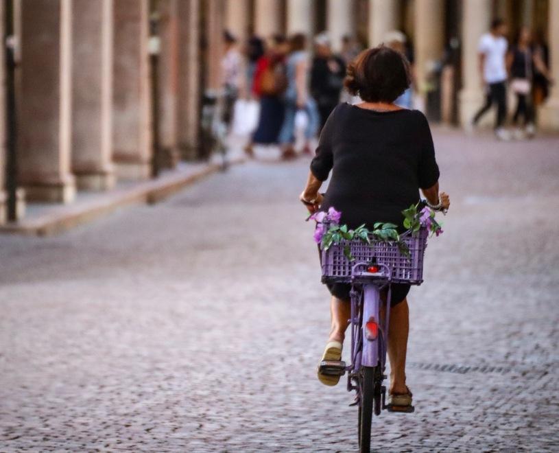 Modena. Ztl sempre più larga, zone 30 e fermate del bus Pronta la nuova mobilità 