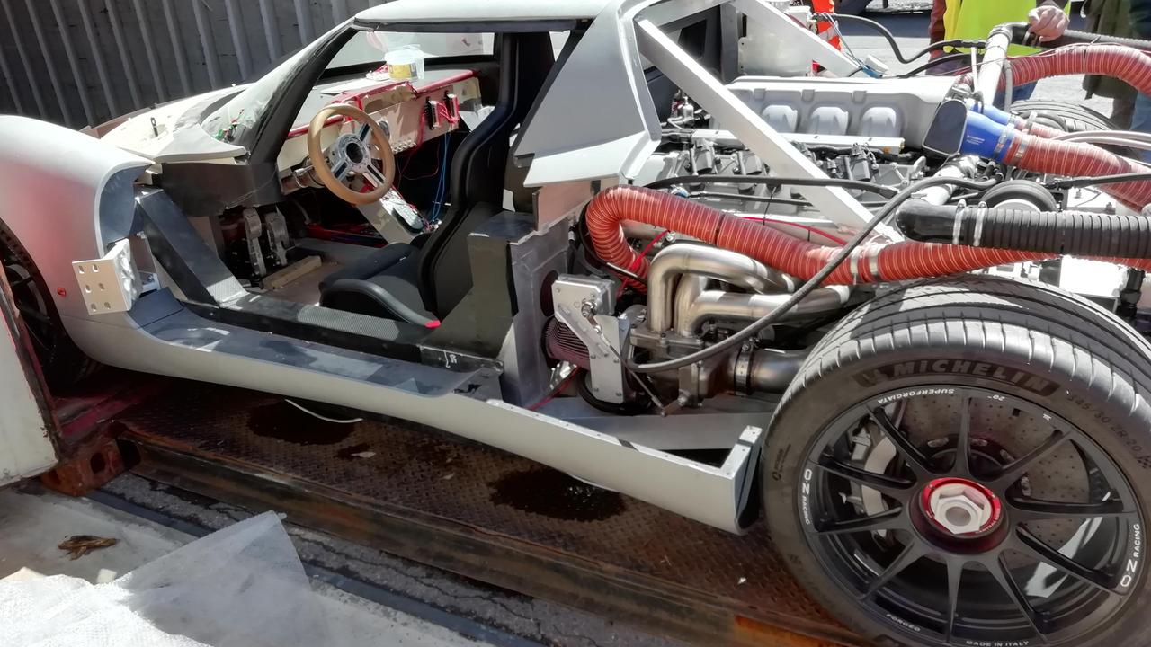 Sequestrata in porto l'auto più veloce del mondo: era nascosta tra i mobili