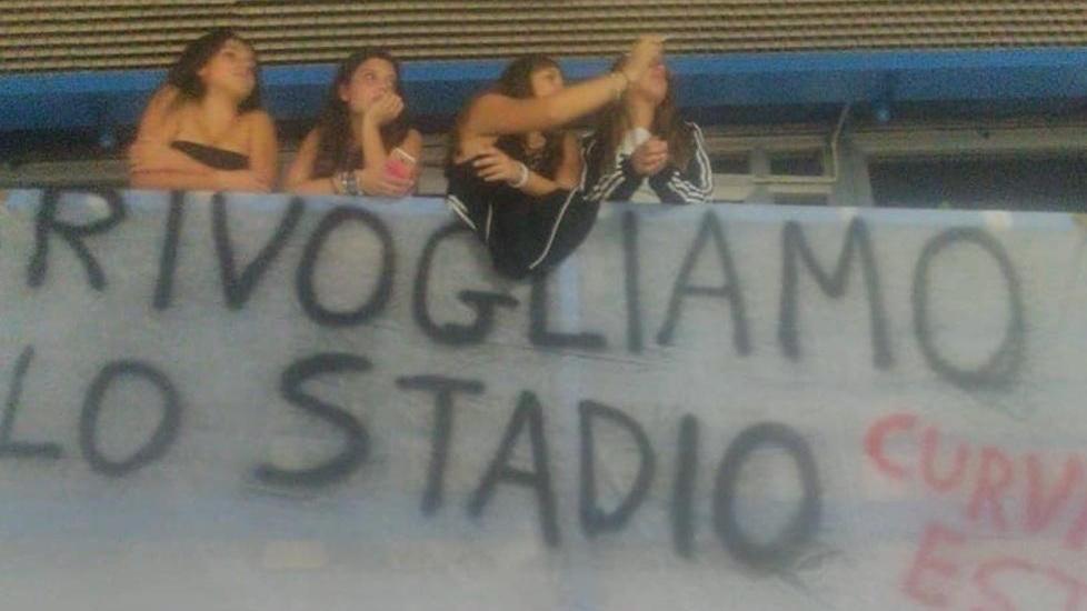 I tifosi dell’hockey in difesa dello stadio
