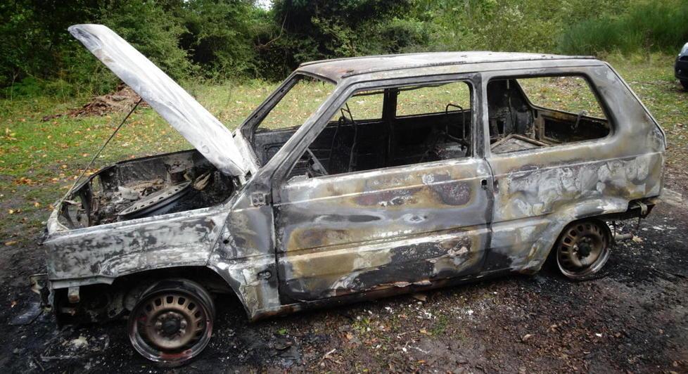 Ustionato nell’auto in fiamme: è gravissimo 