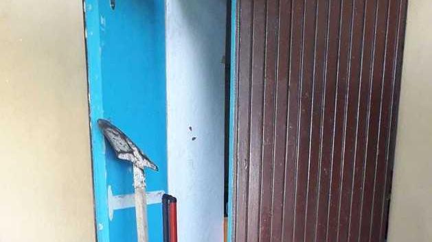 Ladri in chiesa: con un pala spaccano la porta