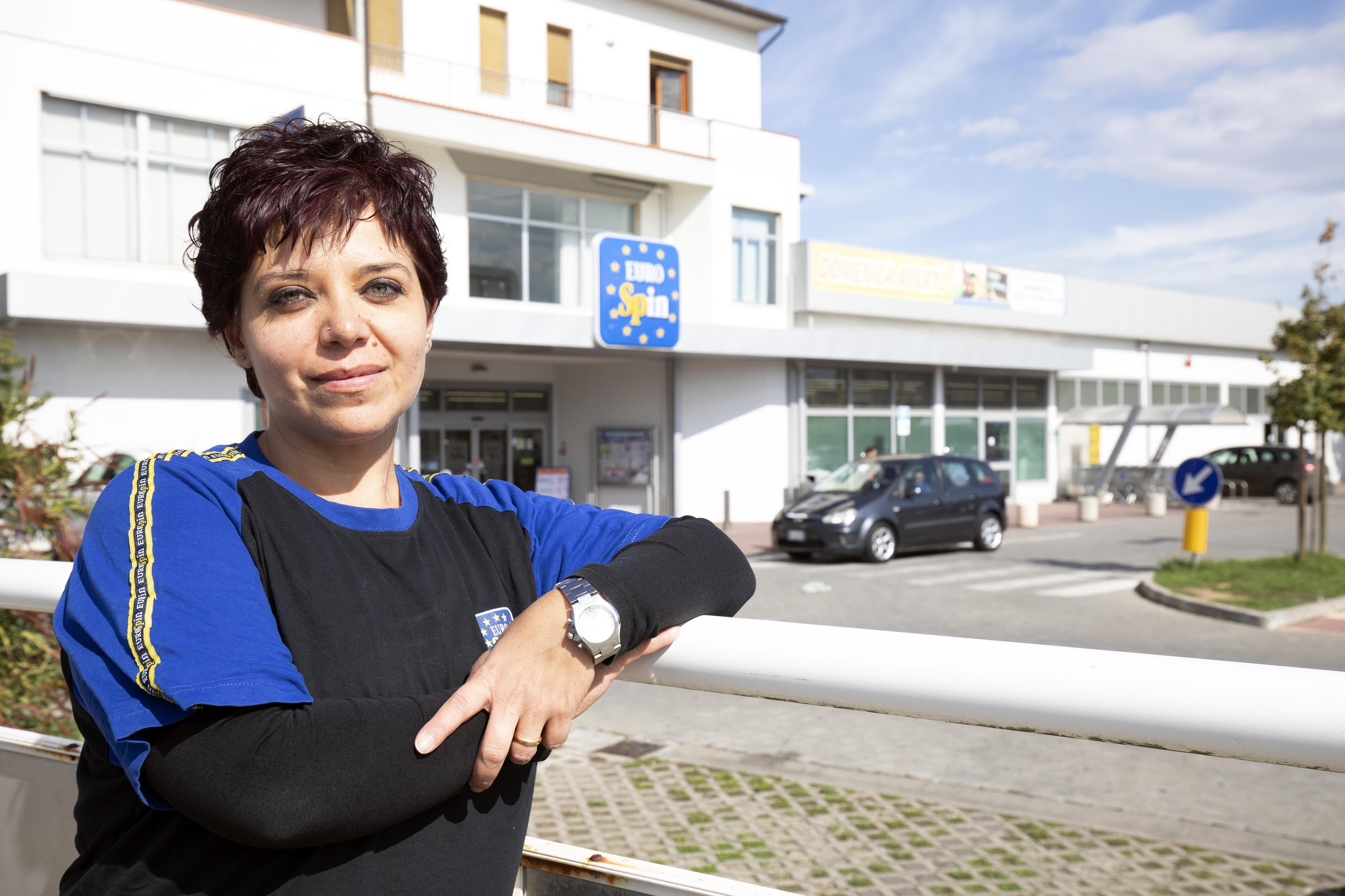 Stefania Grotta D'Auria commessa della Eurospin di Sovigliana (Foto Carlo Sestini)