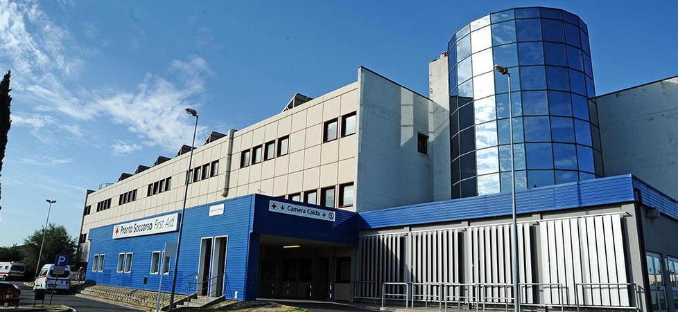Muore a 70 anni dopo cinque operazioni, indagati ventinove medici dell’ospedale 