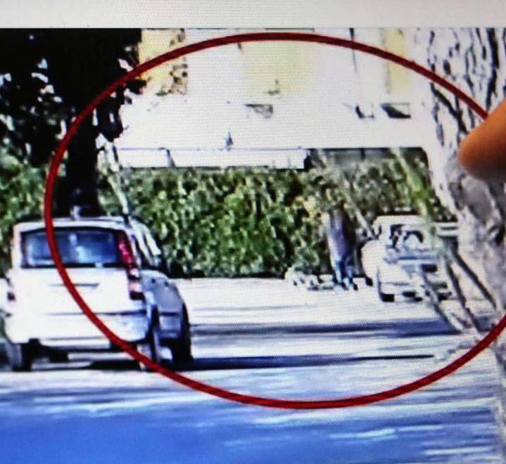 Un dettaglio di un video degli inquirenti su un falso incidente