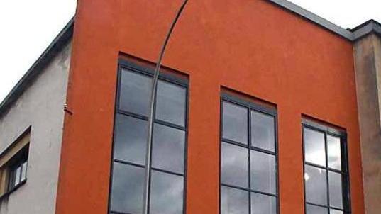 Palestra inaugurata a gennaio, ma già chiusa per i calcinacci