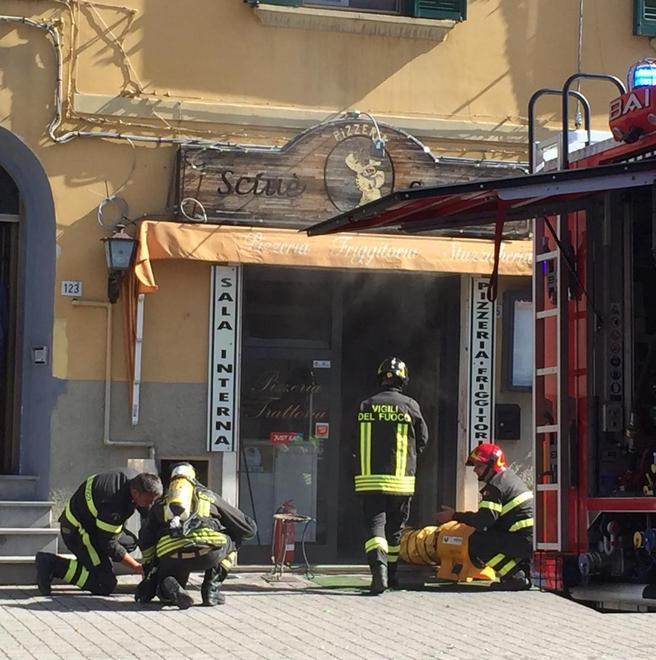 Fiamme nella pizzeria