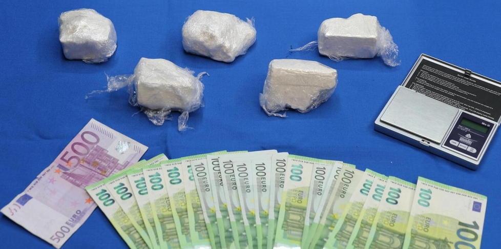 Cocaina nel garage La polizia arresta pusher albanese 