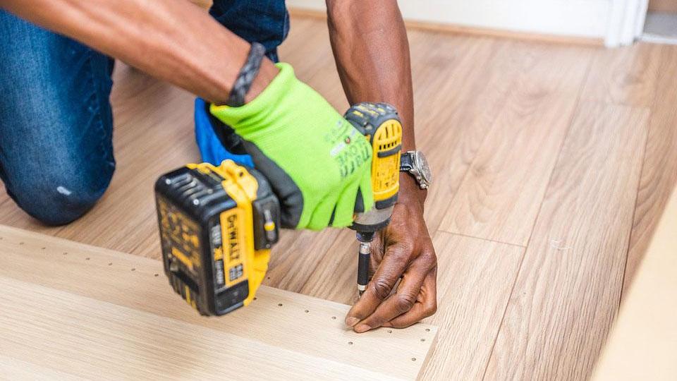 Montatori di mobili e autisti: 5 a Calenzano