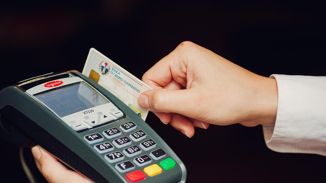 Oltre duemila partite Iva non rispettano l’obbligo di accettare pagamenti bancomat