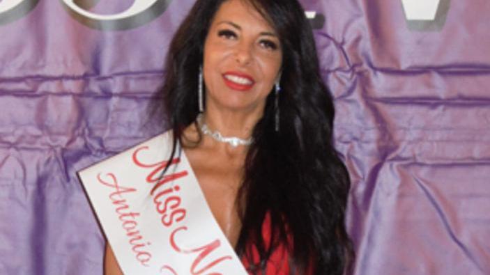 Gelsomina Magliano con la fascia di “Miss Nonna romantica”