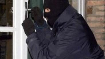Ladri in azione, torna l’incubo dei furti in via Monteverde