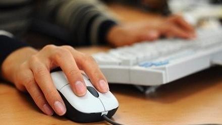 Coppia a giudizio: spiavano il datore di lavoro