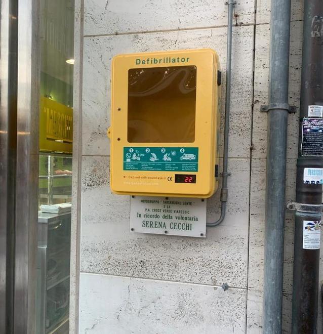 Defibrillatore rubato al Piazzone: «Riportatelo»