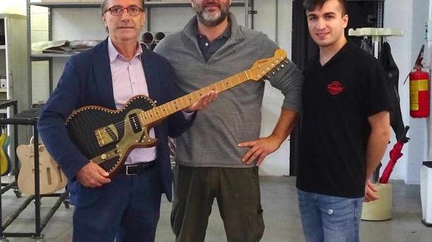 Si è insediata a Quarrata l’azienda Paoletti Guitars