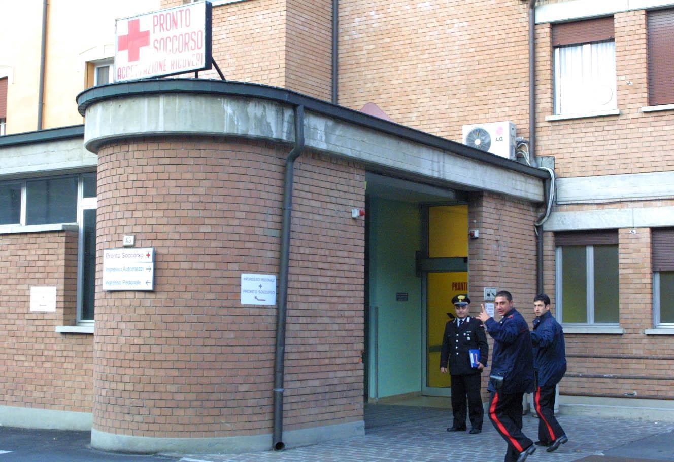 Prima litiga con la fidanzata e la madre, poi se la prende con i carabinieri: arrestato 