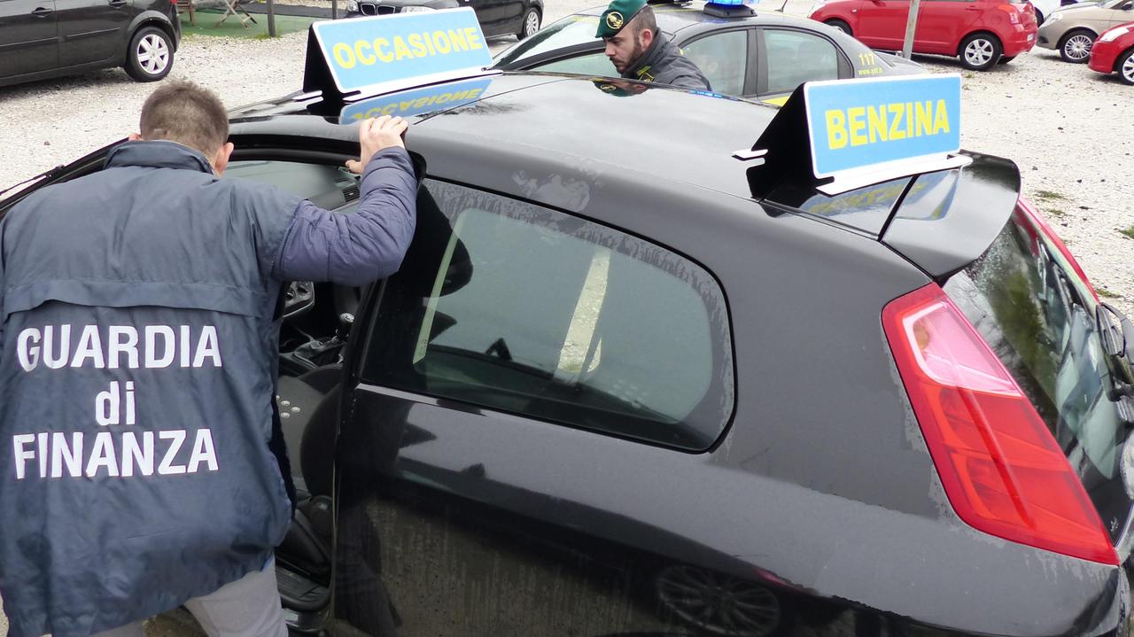 Operazione della Guardia di Finanza per false fatturazioni riguardante la vendita di automobili