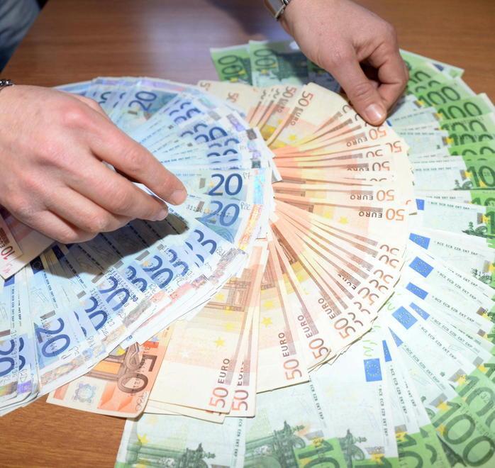 Un fiume di soldi falsi a Livorno: scoperti 25mila euro in nove mesi 