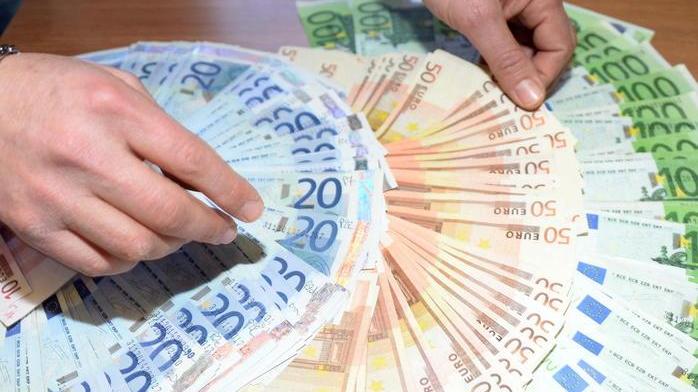 Un fiume di soldi falsi a Livorno: scoperti 25mila euro in nove mesi
