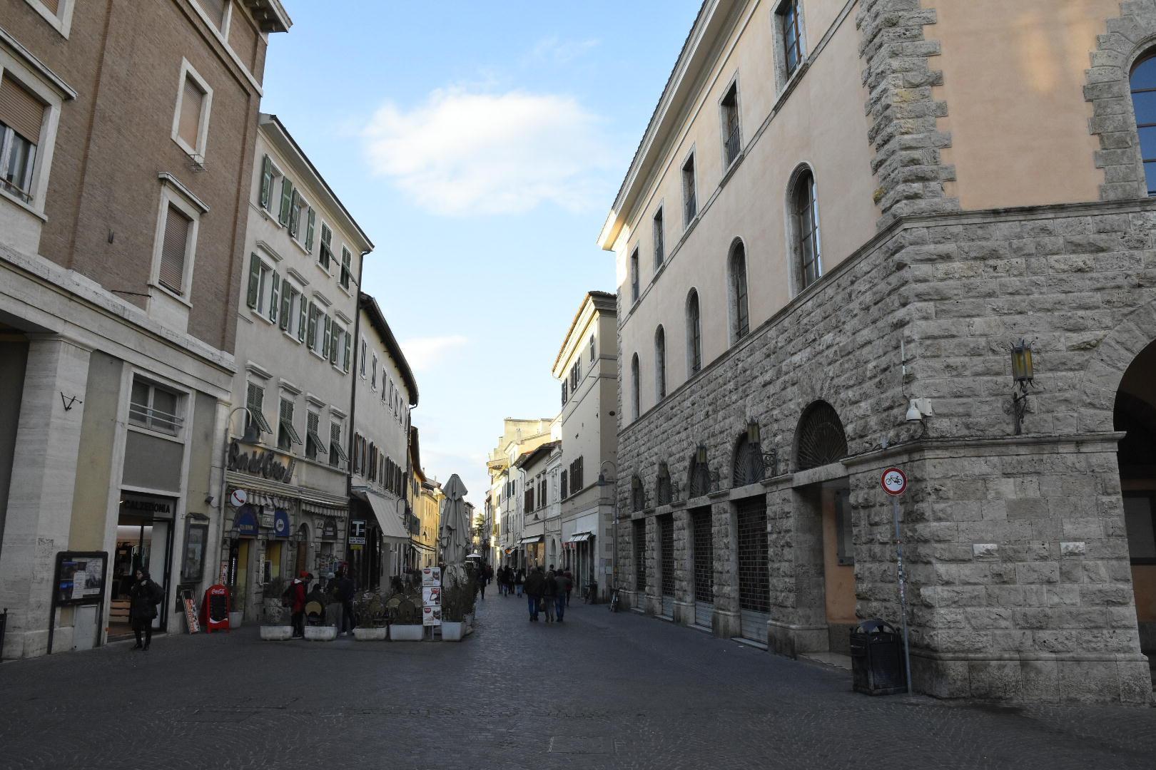 Un'immagine di corso Carducci, il cuore di Grosseto (Foto Bf)