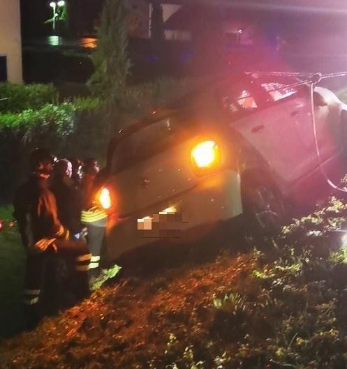 Curva della morte: «Sono caduta nella scarpata con mio figlio di quattro anni» 