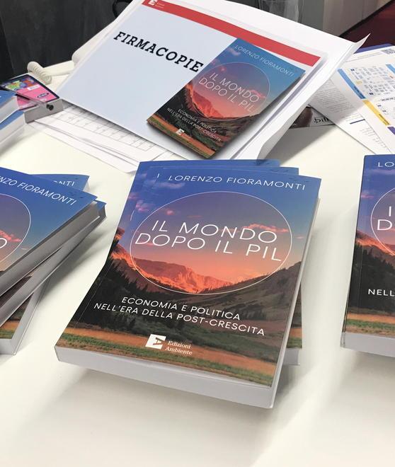 Se il Fioramonti-ministro presenta il libro del Fioramonti-scrittore