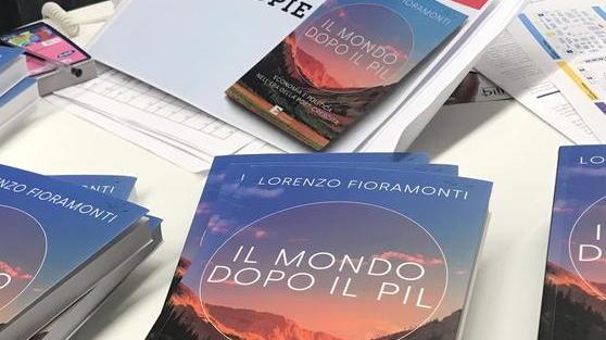 Se il Fioramonti-ministro presenta il libro del Fioramonti-scrittore