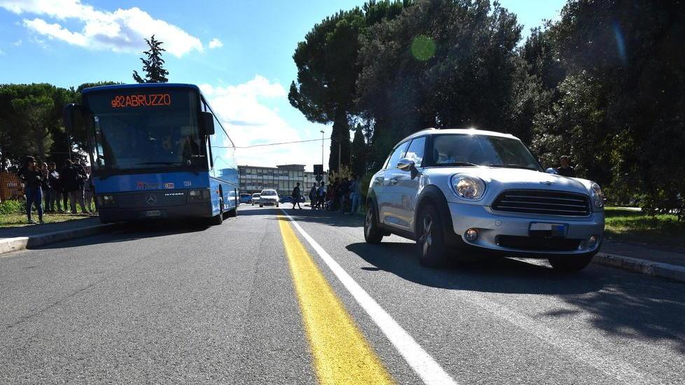 Corsie per gli autobus per facilitare l’arrivo degli studenti a scuola