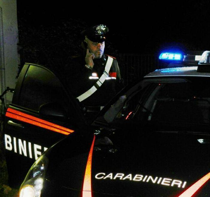 Sorpresi a rubare il gasolio dal serbatoio di un camion 