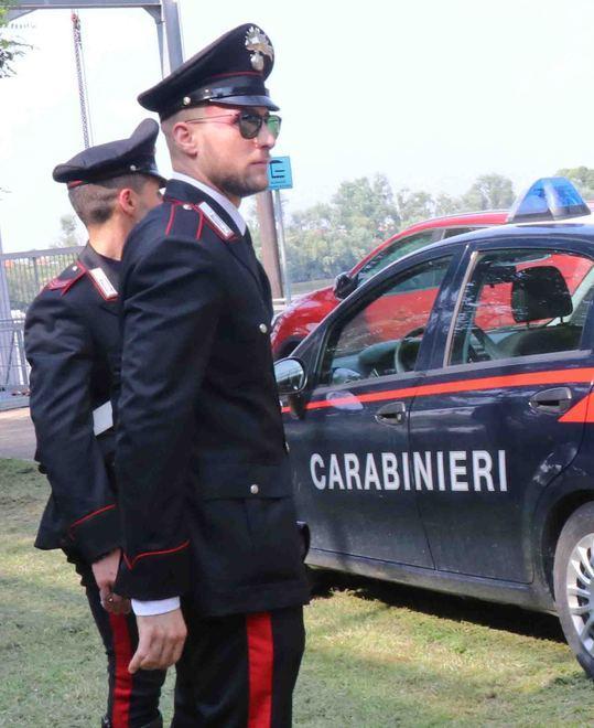 Ruba vestiti e trucchi Arrestata una giovane